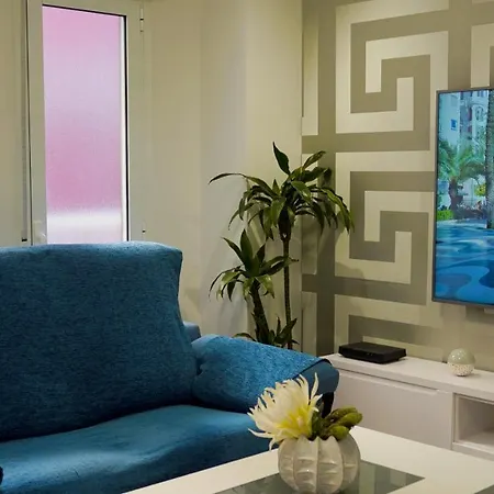 Stylish & Spacious Family Near & Vibrant Historic Market Apartment Alicante
