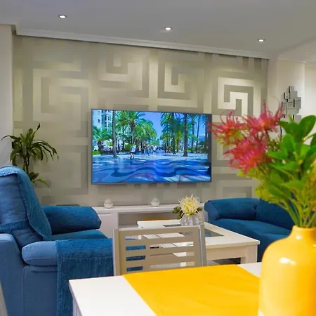 Stylish & Spacious Family Near & Vibrant Historic Market Apartment Alicante