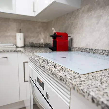Stylish & Spacious Family Near & Vibrant Historic Market