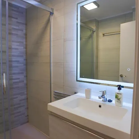 Apartment Stylish & Spacious Family Near & Vibrant Historic Market Alicante