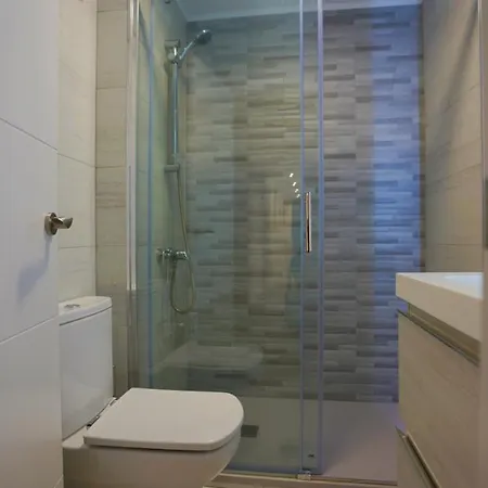 Stylish & Spacious Family Near & Vibrant Historic Market Apartment