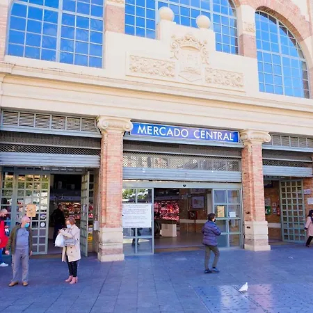 Stylish & Spacious Family Near & Vibrant Historic Market Apartment Alicante