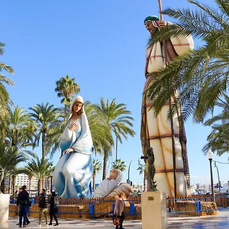 Stylish & Spacious Family Near & Vibrant Historic Market Apartamento Alicante